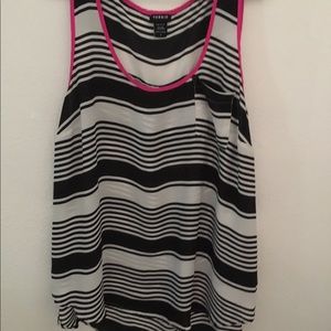 Torrid size 2 hi-lo striped b&w tank with pink